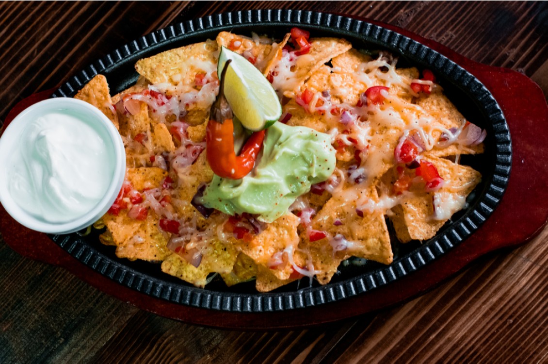 سلطة الناتشوز بالأفوكادو