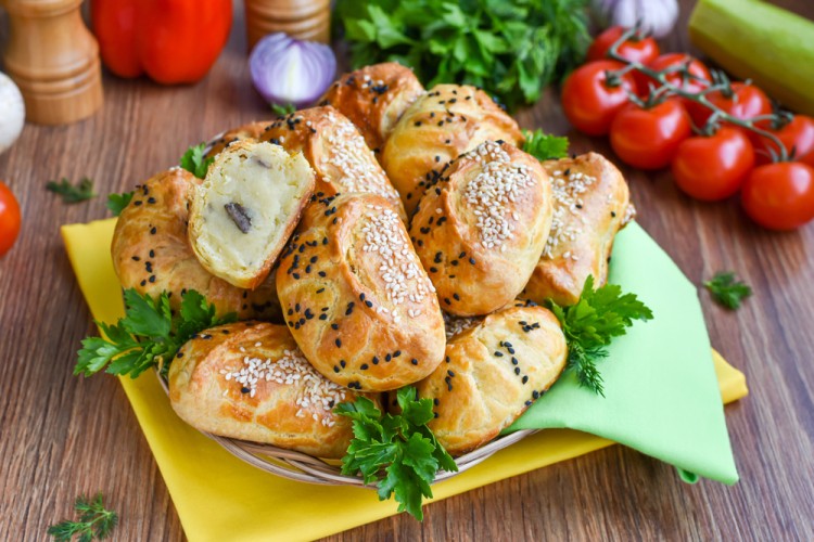 معجنات البطاطس والجبن