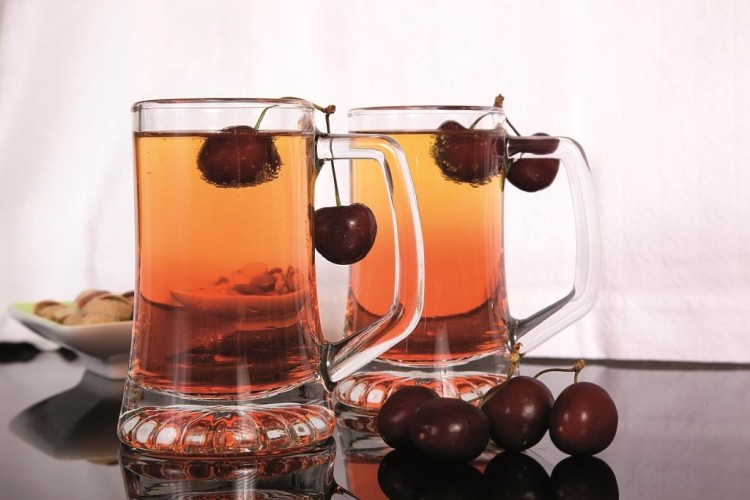 عصير الشعير مع التوت البري