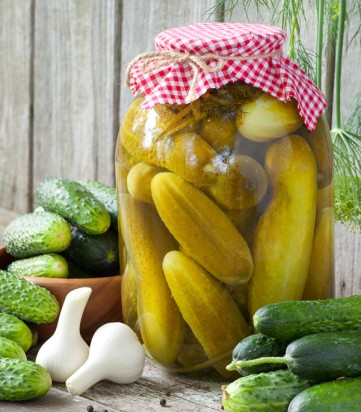 طرق ذكية لحفظ المخللات من العفن