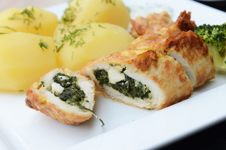 رولات الدجاج بالسبانخ والجبن للرجيم