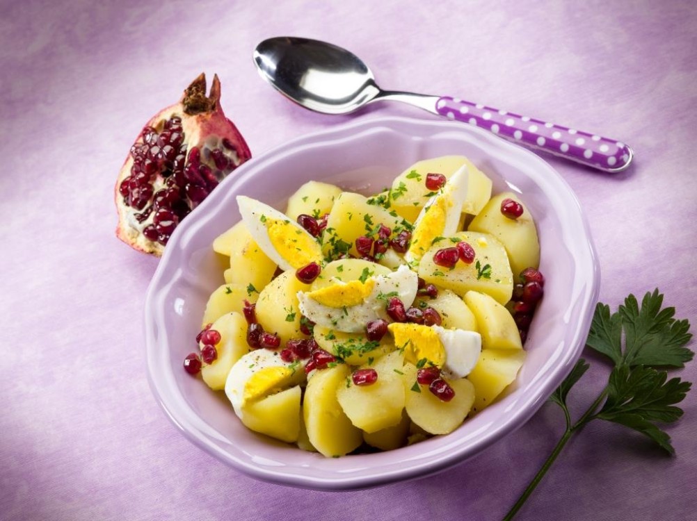 سلطة البطاطا بالرمان