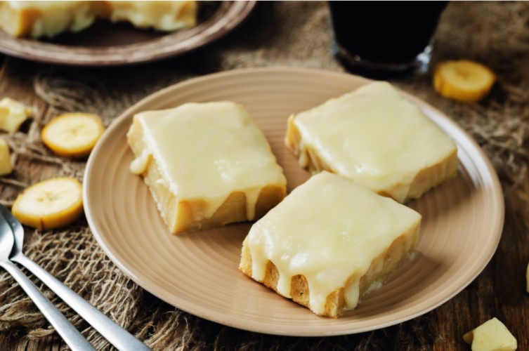 كيك الموز بزبدة الفول السوداني