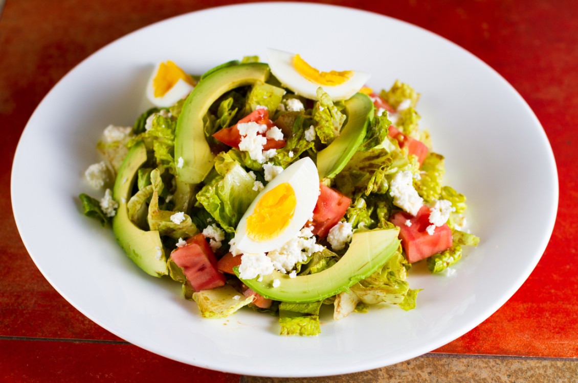 سلطة الأفوكادو كيتو