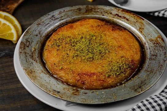 الكنافة بالقشطة