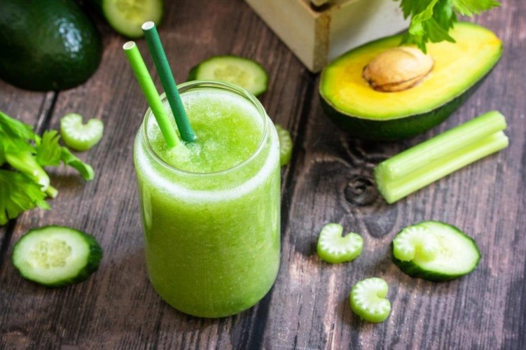 عصير الخيار والأفوكادو للكيتو دايت