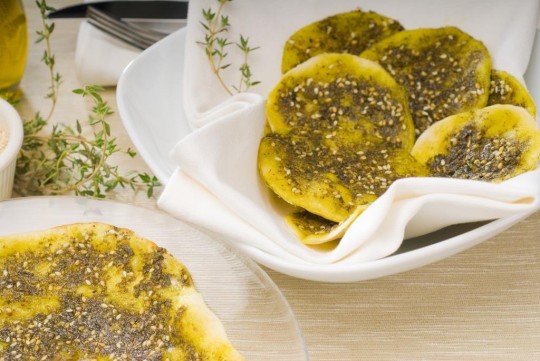 منقوشة الزعتر في البيت