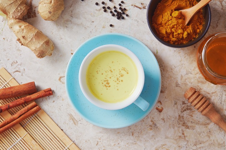 حليب بالزنجبيل والعسل